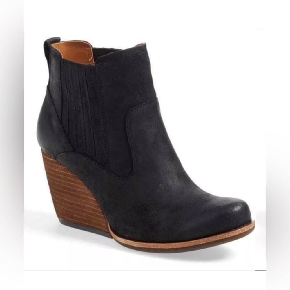 Kork-Ease Women’s Verdelet Black Suede Stacked Heel Wedge Round‎ Toe Bootie 8.5